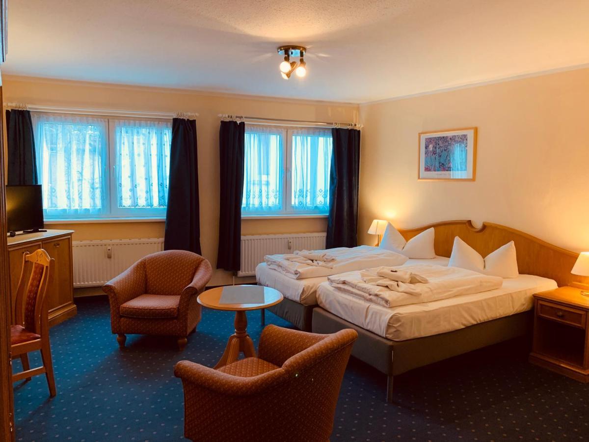 רוסטוק Hotel Zum Strand מראה חיצוני תמונה